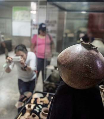 Puedes visitar el museo de forma virtual en: http://innovadev.cultura.pe/cabezavaca/salas/